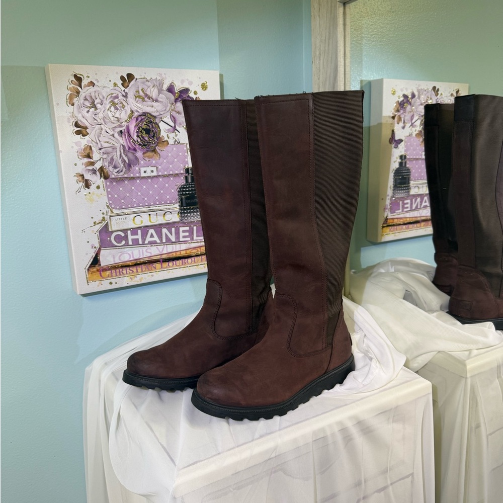Sorel Women’s Brown Tall Leather Boots Size 7 Waterproof Winter